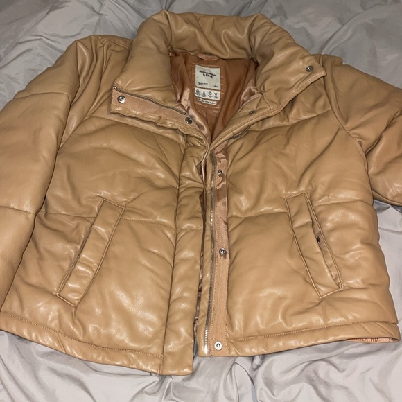 Abercrombie mini puffer - vegan leather in size large - Picture 3 of 3